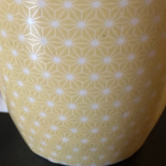 Yellow Starburst Pattern Mug - Picture 3 of 4